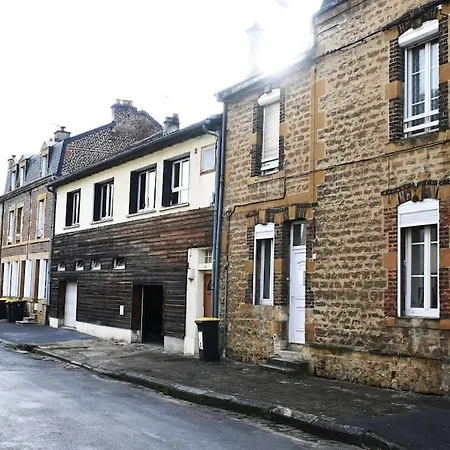 Petit Pont Ardennais/cosy/t1/wifi/parking شقة سيدا